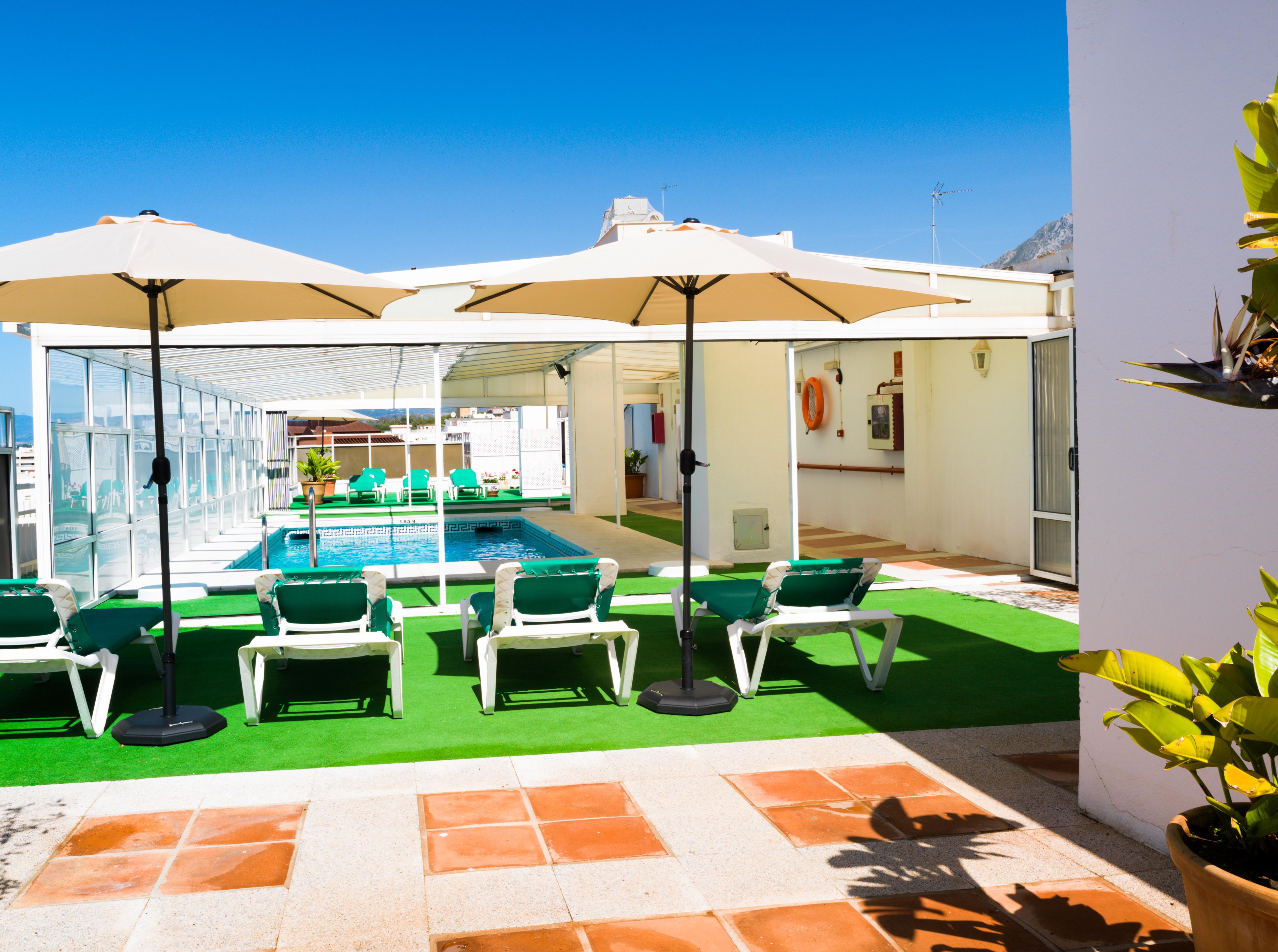 Monarque El Rodeo Hotel