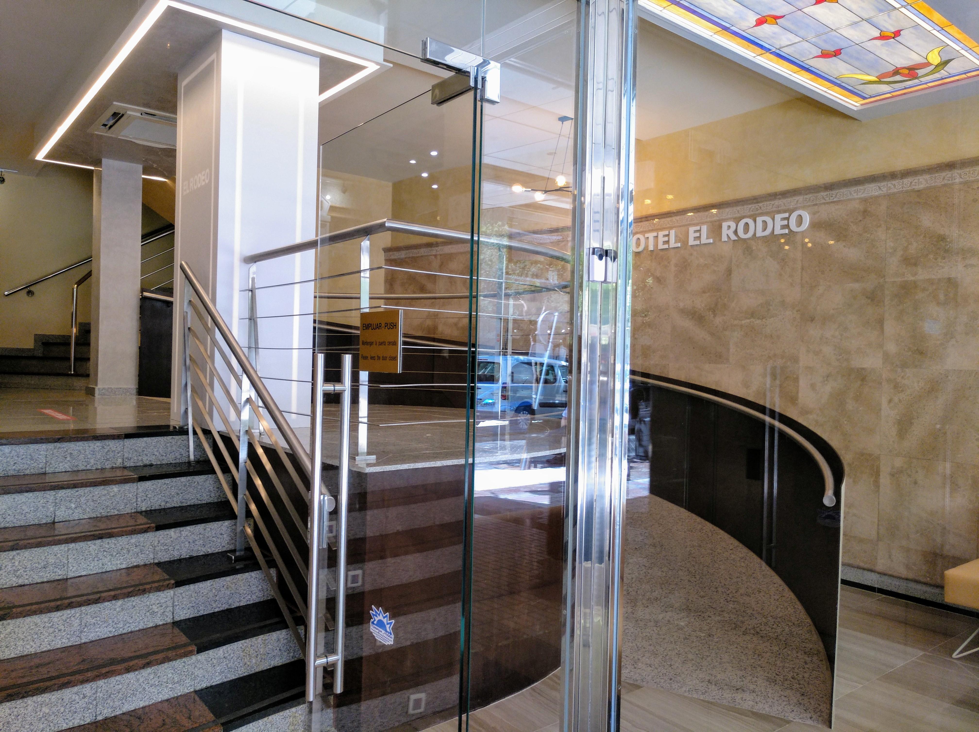 Monarque El Rodeo Hotel 3*