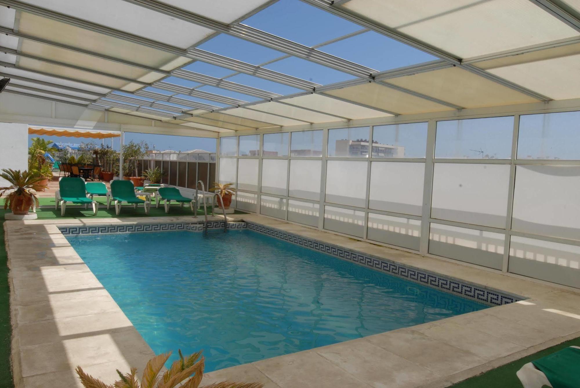 Hotel Monarque El Rodeo 3*