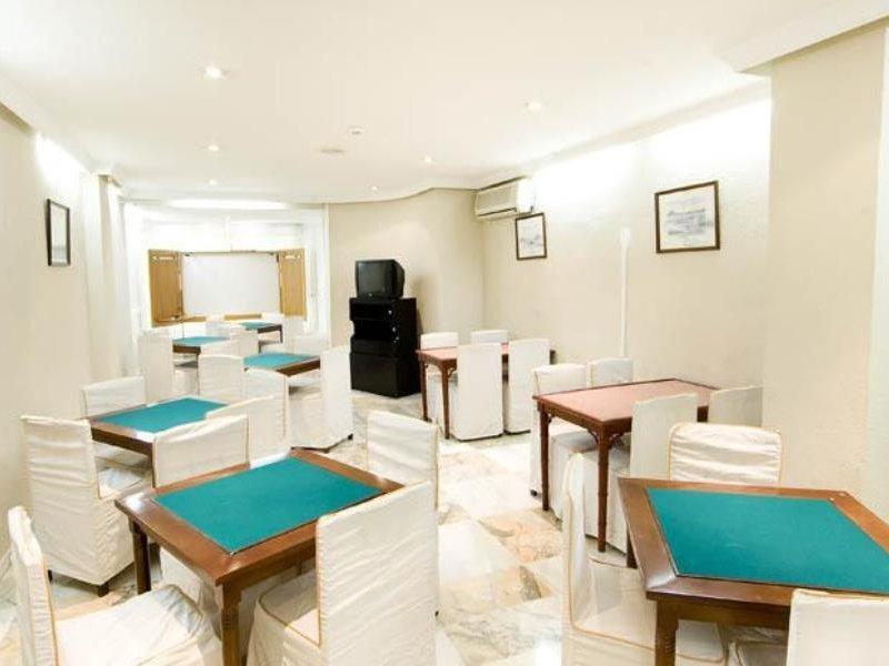 Monarque El Rodeo Hotel 3*