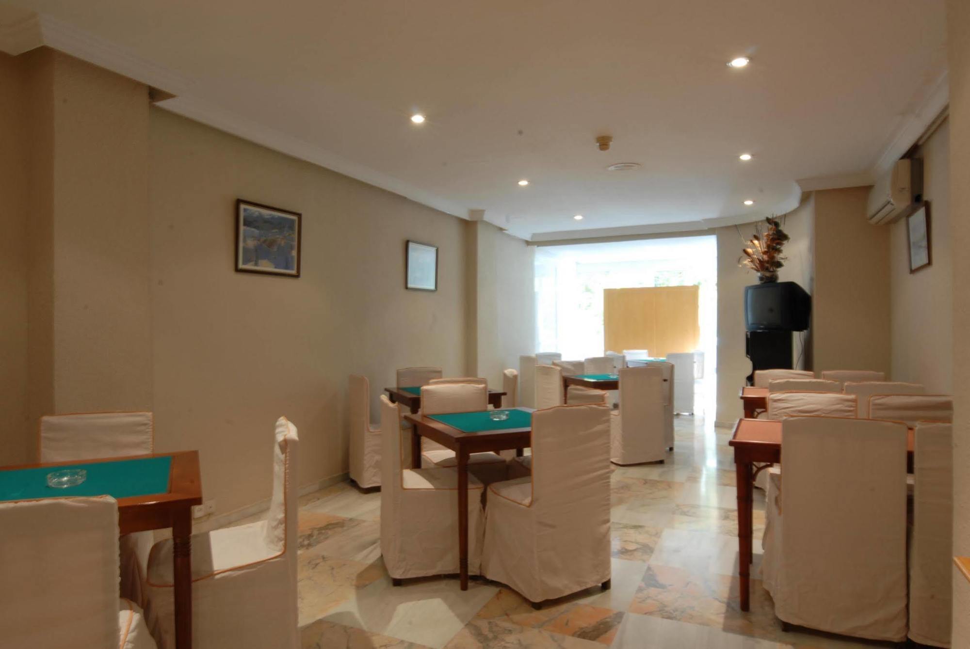 Hotel Monarque El Rodeo 3*